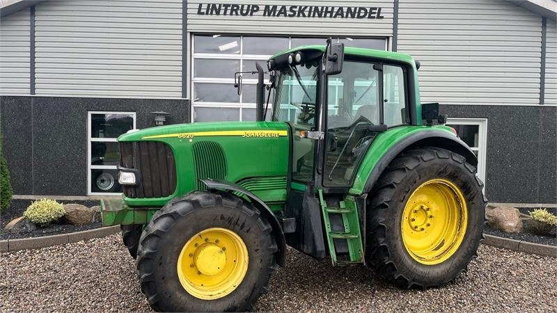 John Deere 6620 TLS PowerQuad - Traktor: 1 kép. John Deere 6620 TLS PowerQuad - Traktor: 1 kép.