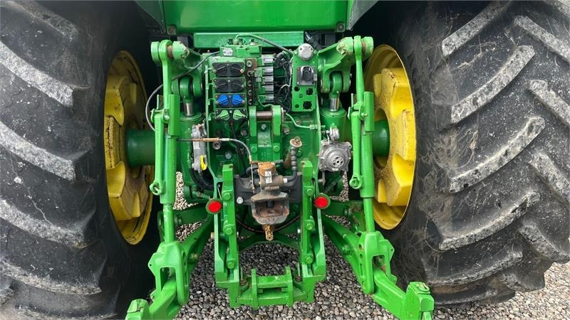 John Deere 8260R - Traktor: 4 kép. John Deere 8260R - Traktor: 4 kép.