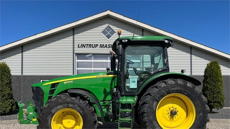 John Deere 8345R Med frontlift - Traktor: 1 kép. John Deere 8345R Med frontlift - Traktor: 1 kép.