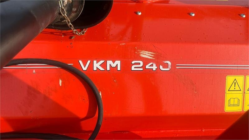 Kuhn VKM 240 Meget velholdt og ikke meget brugt slaglek - Fűkasza: 5 kép. Kuhn VKM 240 Meget velholdt og ikke meget brugt slaglek - Fűkasza: 5 kép.