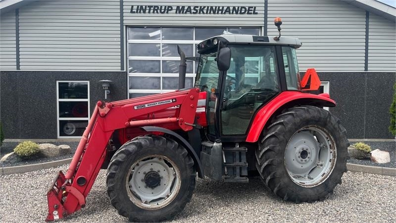 Massey Ferguson 5460 Med frontlæsser - Traktor: 1 kép. Massey Ferguson 5460 Med frontlæsser - Traktor: 1 kép.
