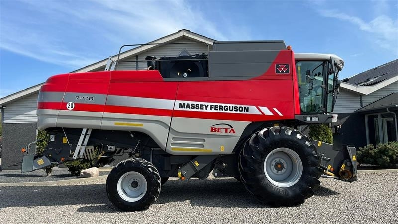 Massey Ferguson 7370 BETA. Gårdmaskine med kun 1080 motortimer. Me - Kombájn: 2 kép. Massey Ferguson 7370 BETA. Gårdmaskine med kun 1080 motortimer. Me - Kombájn: 2 kép.