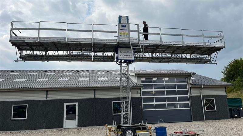 Mega-Tower Byggeelevatorer arbejdsplatformen, Bygg - Ollós emelő: 1 kép. Mega-Tower Byggeelevatorer arbejdsplatformen, Bygg - Ollós emelő: 1 kép.