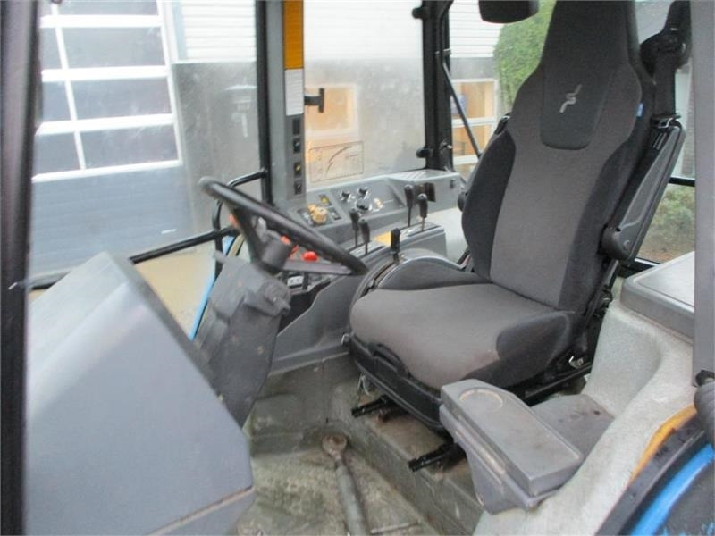 New Holland 7840 SLE, med rigtig god dæk montering og knap på  - Traktor: 5 kép. New Holland 7840 SLE, med rigtig god dæk montering og knap på  - Traktor: 5 kép.