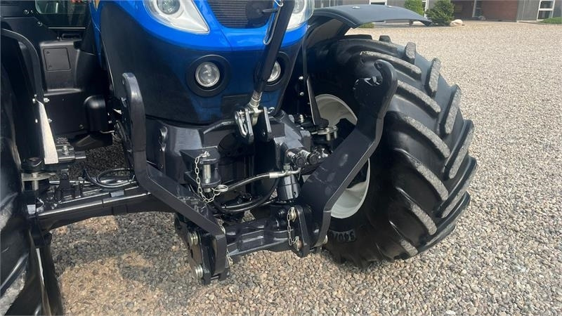 New Holland T7.175 RangeCommand med frontlift. Meget velholdt - Traktor: 4 kép. New Holland T7.175 RangeCommand med frontlift. Meget velholdt - Traktor: 4 kép.