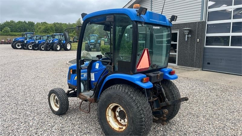 New Holland TC35DA - Traktor: 3 kép. New Holland TC35DA - Traktor: 3 kép.