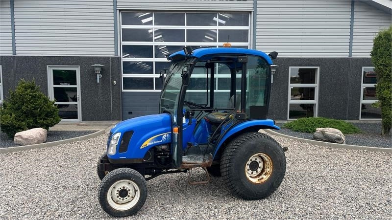 New Holland TC35DA - Traktor: 1 kép. New Holland TC35DA - Traktor: 1 kép.