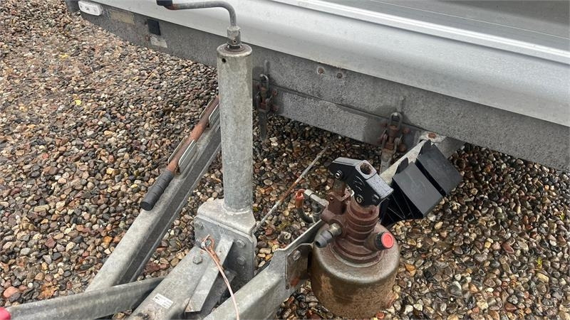 Selandia Maskintrailer med vip og rampe med hydrau - Platós pótkocsi: 4 kép. Selandia Maskintrailer med vip og rampe med hydrau - Platós pótkocsi: 4 kép.