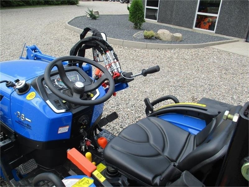 Solis 26 Gearmaskine med servostyrring og fuldhydraulisk - Kommunális traktor: 4 kép. Solis 26 Gearmaskine med servostyrring og fuldhydraulisk - Kommunális traktor: 4 kép.