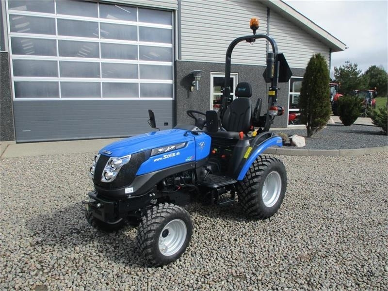 Solis 26 HST Garden Pro Dæk - Traktor: 2 kép. Solis 26 HST Garden Pro Dæk - Traktor: 2 kép.