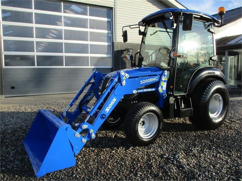 Traktor Solis 26 HST Med kabine, Turf hjul og frontlæsser.: 19 kép.