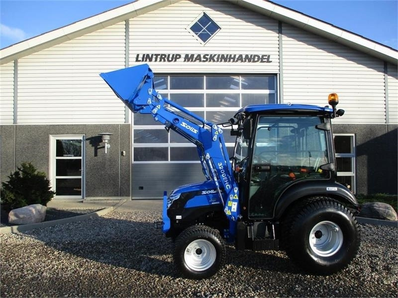 Traktor Solis 26 HST Med kabine, Turf hjul og frontlæsser.: 8 kép.