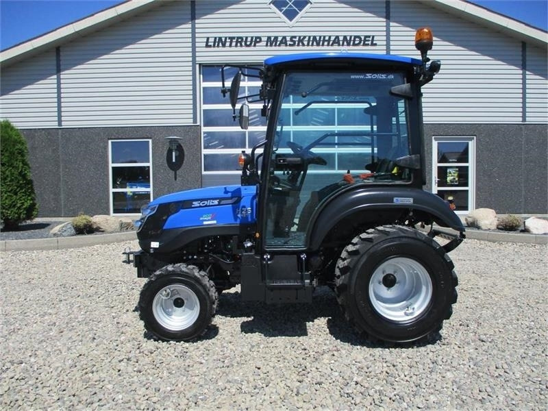 Solis 26 HST med kabine og Industrihjul - Traktor: 1 kép. Solis 26 HST med kabine og Industrihjul - Traktor: 1 kép.