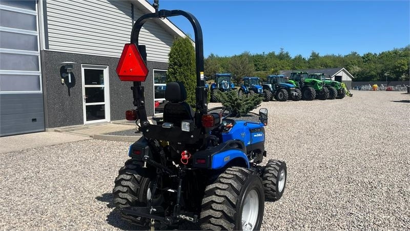 Traktor Solis H26 HST Hydrostat. Industrihjul: 16 kép.