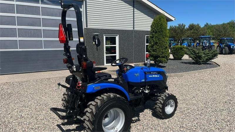 Traktor Solis H26 HST Hydrostat. Industrihjul: 15 kép.