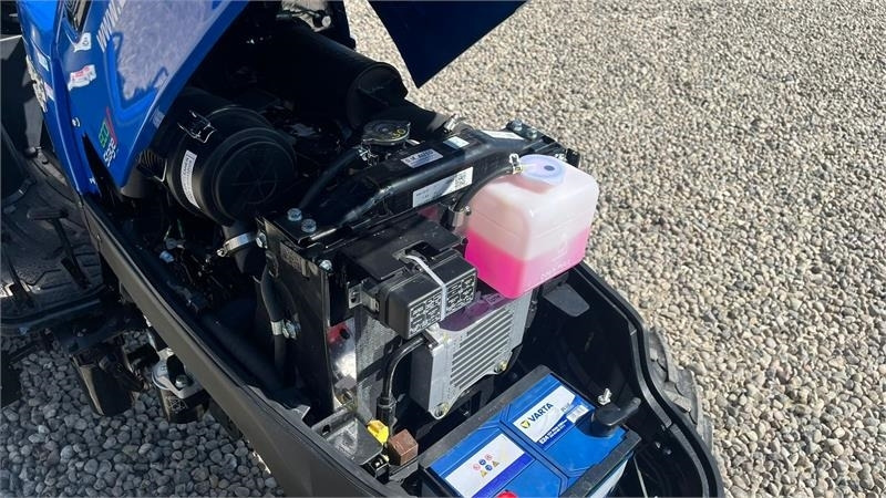 Kommunális traktor Solis H26 HST Hydrostat med Traktor dæk: 9 kép.