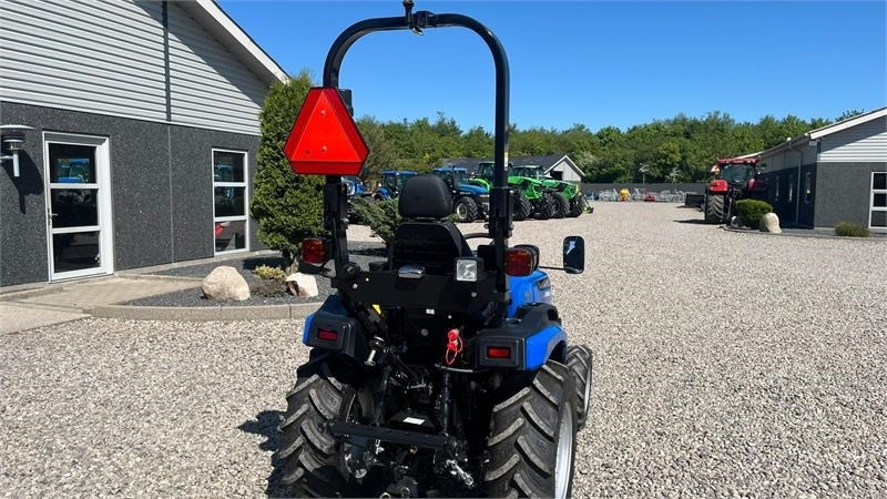 Kommunális traktor Solis H26 HST Hydrostat med Traktor dæk: 17 kép.