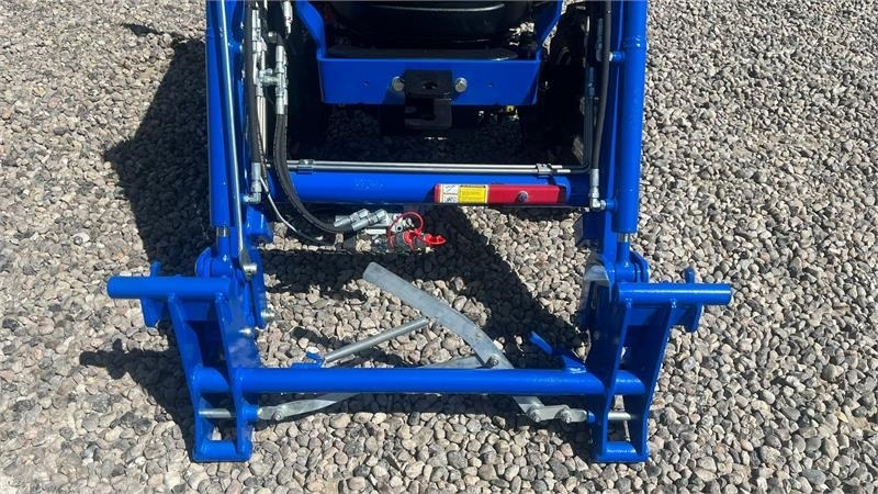 Solis H26 HST Med Frontlæsser - Kommunális traktor: 4 kép. Solis H26 HST Med Frontlæsser - Kommunális traktor: 4 kép.