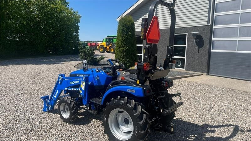 Solis H26 HST Med Frontlæsser - Kommunális traktor: 3 kép. Solis H26 HST Med Frontlæsser - Kommunális traktor: 3 kép.