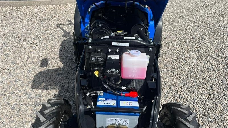 Solis S26 6+2 Gearmaskine med Servostyring og brede trak - Traktor: 2 kép. Solis S26 6+2 Gearmaskine med Servostyring og brede trak - Traktor: 2 kép.