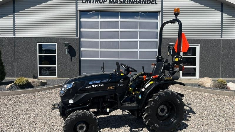 Solis S26 Limited Edition i sort 6+2 Gearmaskine med Ser - Kommunális traktor: 1 kép. Solis S26 Limited Edition i sort 6+2 Gearmaskine med Ser - Kommunális traktor: 1 kép.