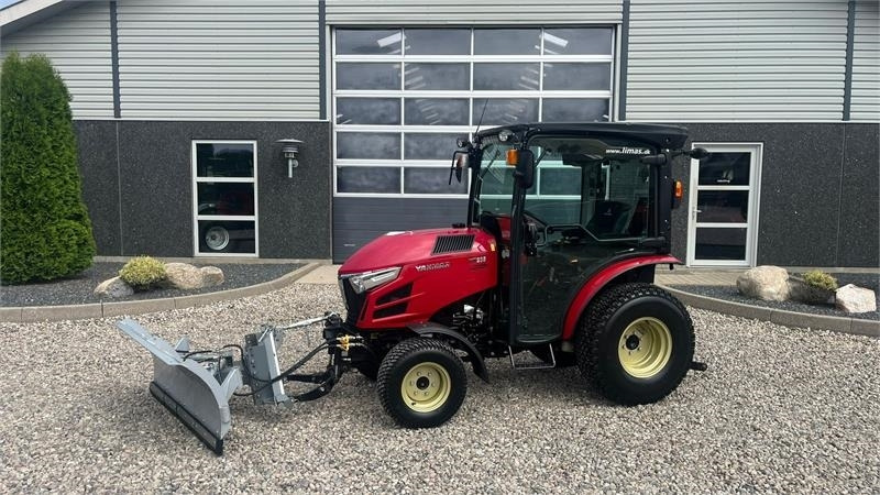 Yanmar YT 235H 4WD Snow Edition med sneplov og spreder - Kommunális traktor: 1 kép. Yanmar YT 235H 4WD Snow Edition med sneplov og spreder - Kommunális traktor: 1 kép.