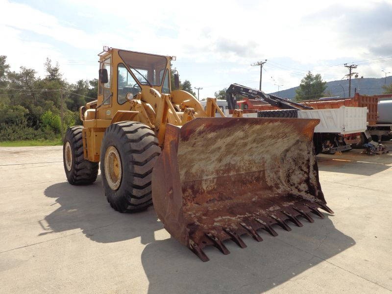 Caterpillar CAT 966C Wheeloader-Sold - Gumikerekes homlokrakodó: 2 kép. Caterpillar CAT 966C Wheeloader-Sold - Gumikerekes homlokrakodó: 2 kép.