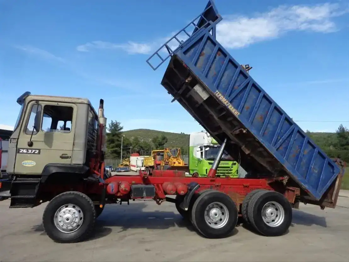 MAN 26.372 MAN 26.372 6X4 Kipper - Billenőplatós teherautó: 5 kép. MAN 26.372 MAN 26.372 6X4 Kipper - Billenőplatós teherautó: 5 kép.