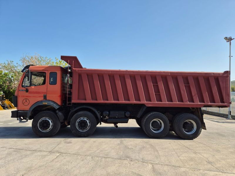 Mercedes-Benz SK 3535 Mercedes Benz 3535K 8X4 -Airco - Billenőplatós teherautó: 3 kép. Mercedes-Benz SK 3535 Mercedes Benz 3535K 8X4 -Airco - Billenőplatós teherautó: 3 kép.