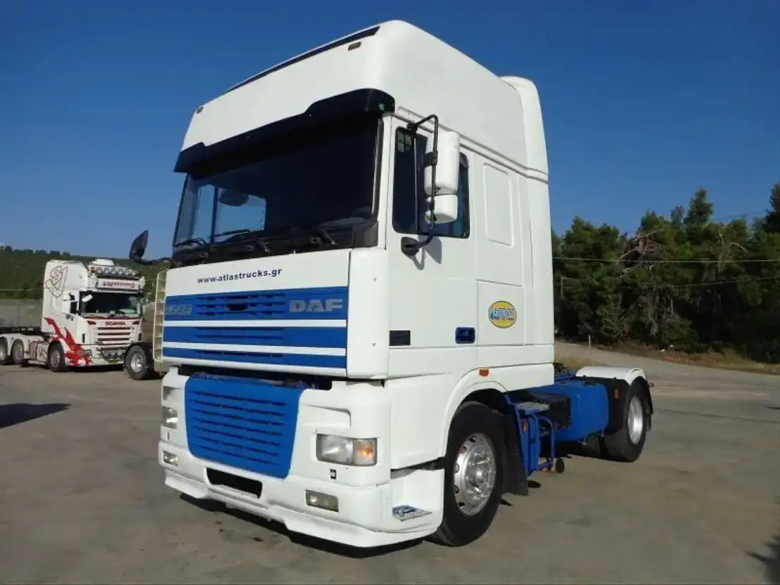 DAF XF 480 DAF XF.480 4X2 Super Space Intarder - Nyergesvontató: 1 kép. DAF XF 480 DAF XF.480 4X2 Super Space Intarder - Nyergesvontató: 1 kép.