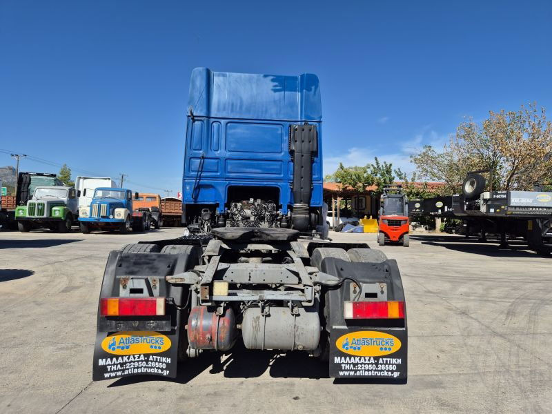 DAF XF 480 DAF XF.480 4X2 Super Space Intarder - Nyergesvontató: 5 kép. DAF XF 480 DAF XF.480 4X2 Super Space Intarder - Nyergesvontató: 5 kép.