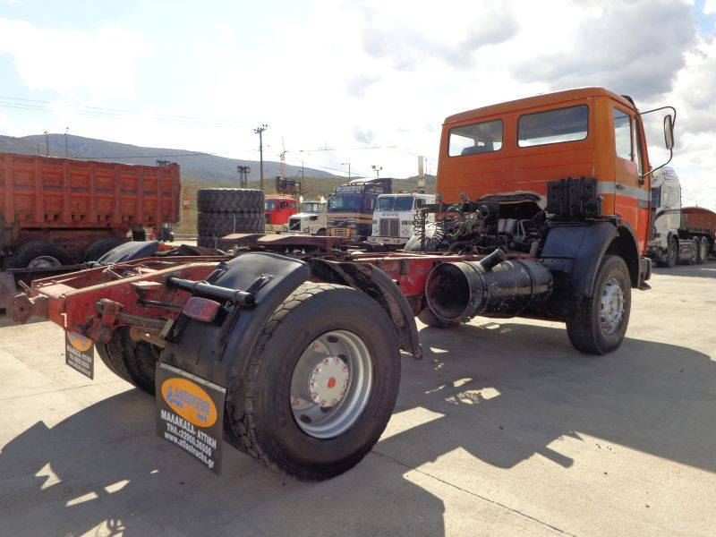 Mercedes-Benz NG Mercedes Benz 1929K 4X2 - Nyergesvontató: 5 kép. Mercedes-Benz NG Mercedes Benz 1929K 4X2 - Nyergesvontató: 5 kép.