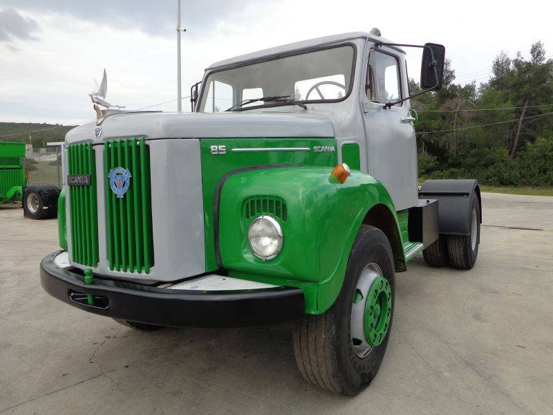 Scania L Scania Vabis L85 /54 4X2 Truck Head - Nyergesvontató: 3 kép. Scania L Scania Vabis L85 /54 4X2 Truck Head - Nyergesvontató: 3 kép.