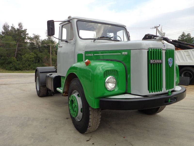 Scania L Scania Vabis L85 /54 4X2 Truck Head - Nyergesvontató: 1 kép. Scania L Scania Vabis L85 /54 4X2 Truck Head - Nyergesvontató: 1 kép.