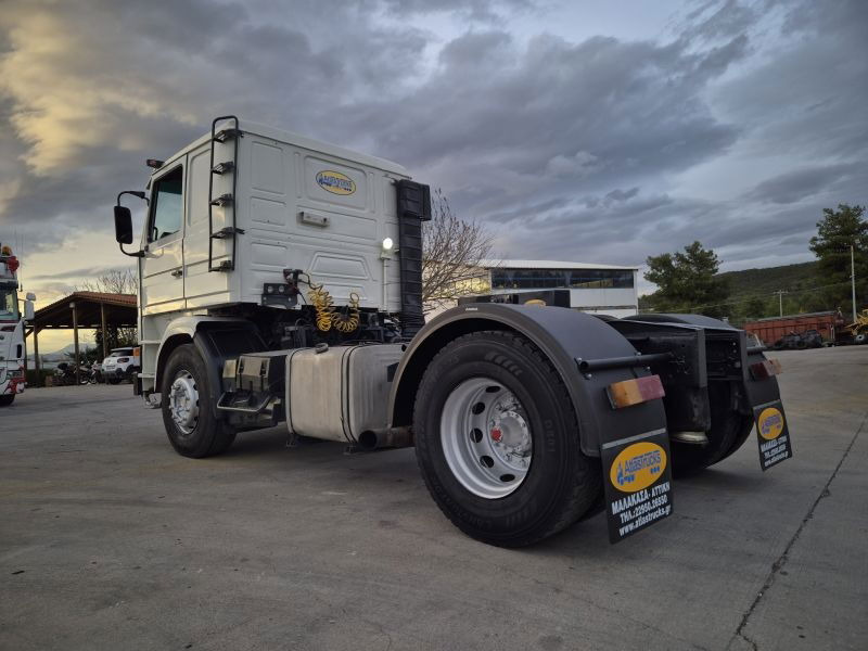 Scania R142-V8 Scania 142M.420 4X2 Topline - Nyergesvontató: 4 kép. Scania R142-V8 Scania 142M.420 4X2 Topline - Nyergesvontató: 4 kép.