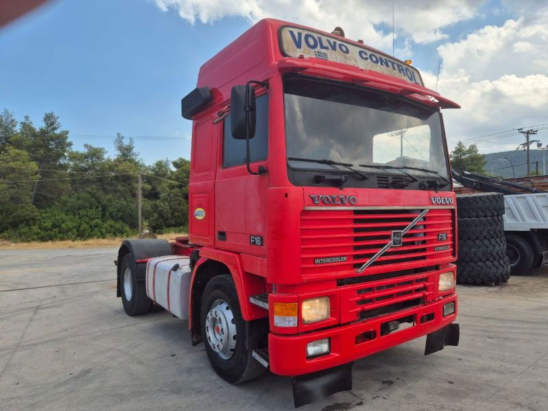 Volvo F 16.485 Volvo F16 Globetrotter 4X2 - Nyergesvontató: 1 kép. Volvo F 16.485 Volvo F16 Globetrotter 4X2 - Nyergesvontató: 1 kép.