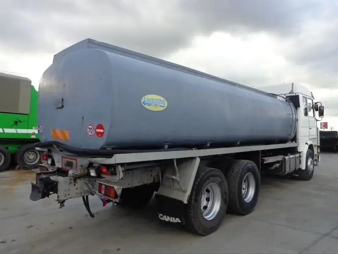 Scania R143-470 V8 Scania R143HL .470 6X2 Diesel/OIL Tank - Tartályos teherautó: 5 kép. Scania R143-470 V8 Scania R143HL .470 6X2 Diesel/OIL Tank - Tartályos teherautó: 5 kép.