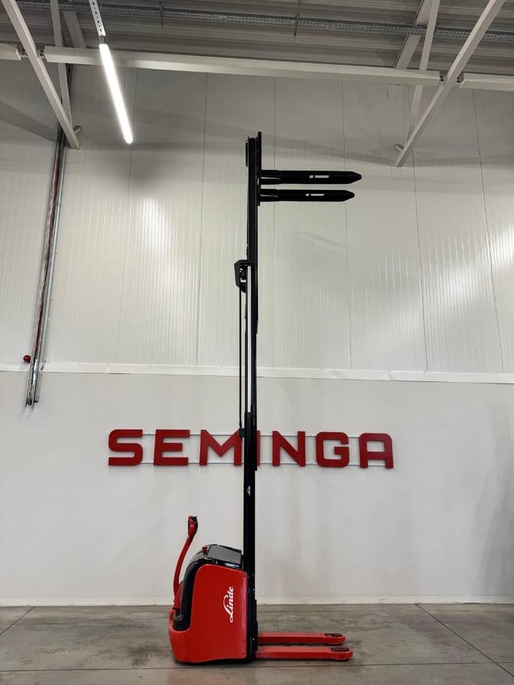 Linde 10655 L14 - Villás targonca: 5 kép. Linde 10655 L14 - Villás targonca: 5 kép.