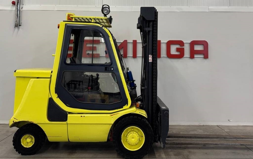 Linde 10943 E35P - Elektromos targonca: 2 kép. Linde 10943 E35P - Elektromos targonca: 2 kép.