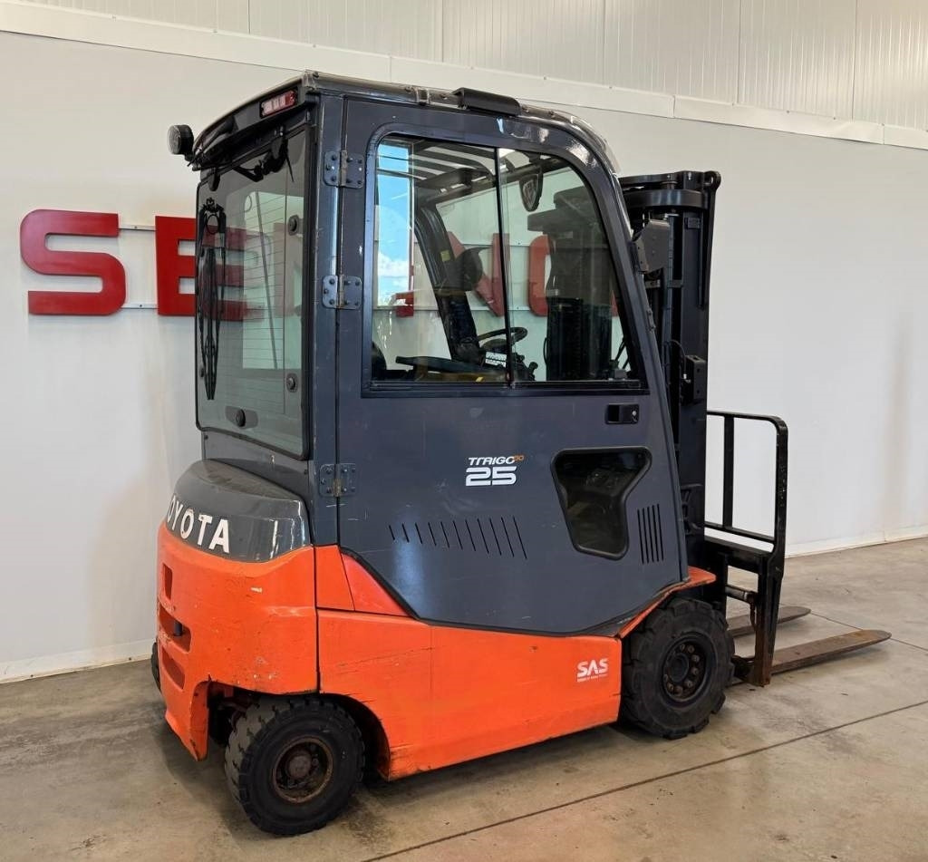 Toyota 10938 8FBMKT25 - Elektromos targonca: 3 kép. Toyota 10938 8FBMKT25 - Elektromos targonca: 3 kép.