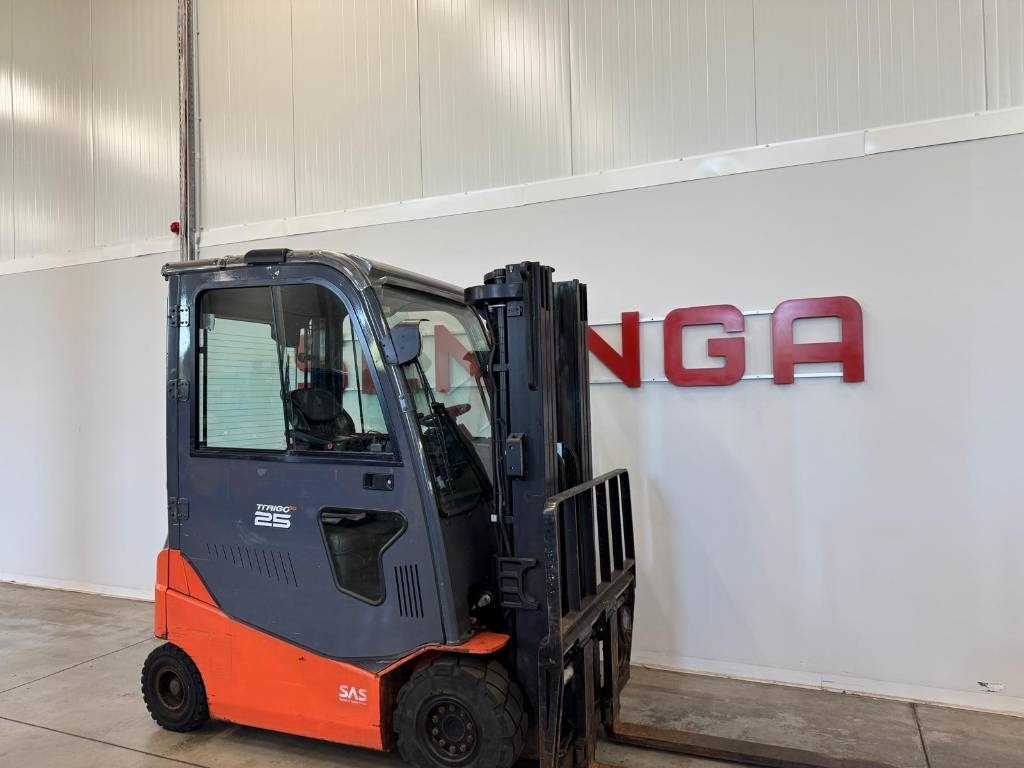 Toyota 10938 8FBMKT25 - Elektromos targonca: 1 kép. Toyota 10938 8FBMKT25 - Elektromos targonca: 1 kép.