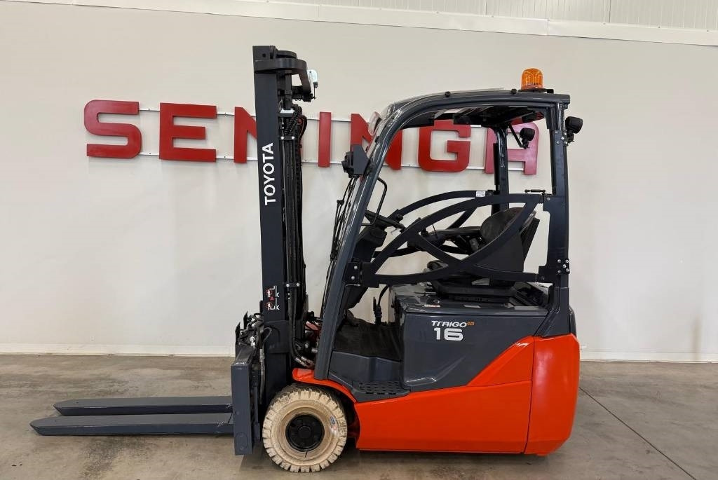 Toyota 10999 - 8FBEK16T - Elektromos targonca: 2 kép. Toyota 10999 - 8FBEK16T - Elektromos targonca: 2 kép.