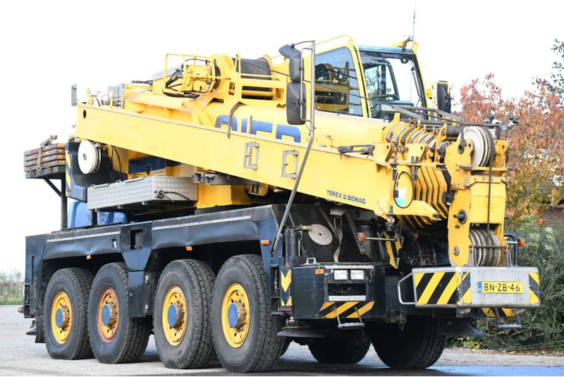Demag AC60 CITY CLASS! Double cab!!8X8!! - Autódaru: 1 kép. Demag AC60 CITY CLASS! Double cab!!8X8!! - Autódaru: 1 kép.