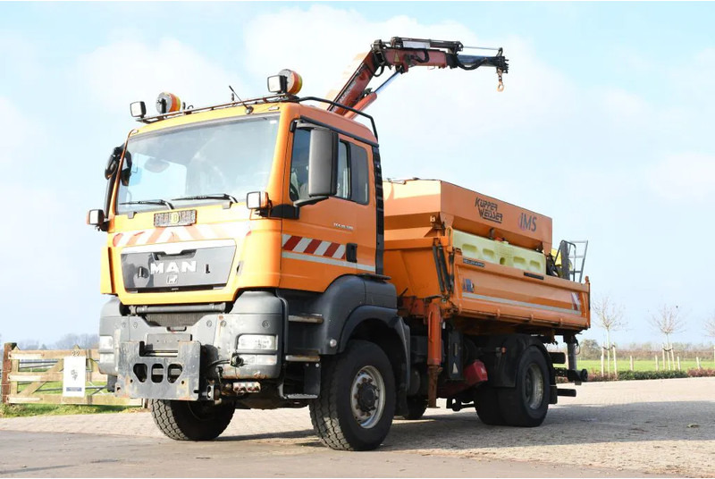 MAN TGS 18.320 4x4!! KRAN/!!!WINTERDIENST/DREISEITENKIPPER!!KOMMUNAL/KLIMA!! - Billenőplatós teherautó, Darus autó: 3 kép. MAN TGS 18.320 4x4!! KRAN/!!!WINTERDIENST/DREISEITENKIPPER!!KOMMUNAL/KLIMA!! - Billenőplatós teherautó, Darus autó: 3 kép.