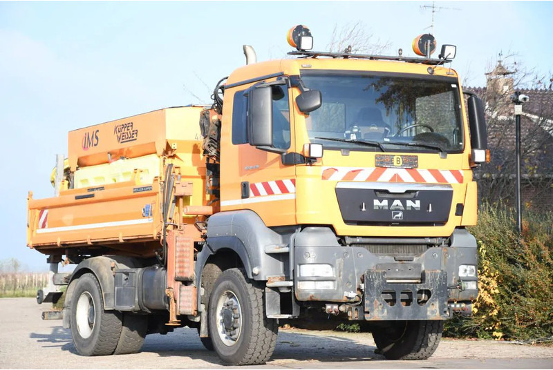 MAN TGS 18.320 4x4!! KRAN/!!!WINTERDIENST/DREISEITENKIPPER!!KOMMUNAL/KLIMA!! - Billenőplatós teherautó, Darus autó: 2 kép. MAN TGS 18.320 4x4!! KRAN/!!!WINTERDIENST/DREISEITENKIPPER!!KOMMUNAL/KLIMA!! - Billenőplatós teherautó, Darus autó: 2 kép.