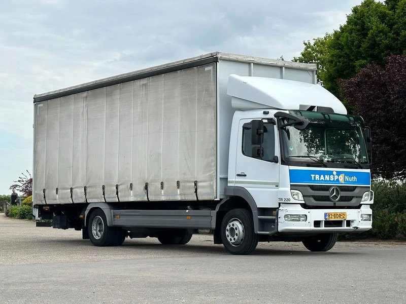 Mercedes-Benz Atego 1218 bakwagen met laadklep 2000kg! - Dobozos felépítményű teherautó: 1 kép. Mercedes-Benz Atego 1218 bakwagen met laadklep 2000kg! - Dobozos felépítményű teherautó: 1 kép.
