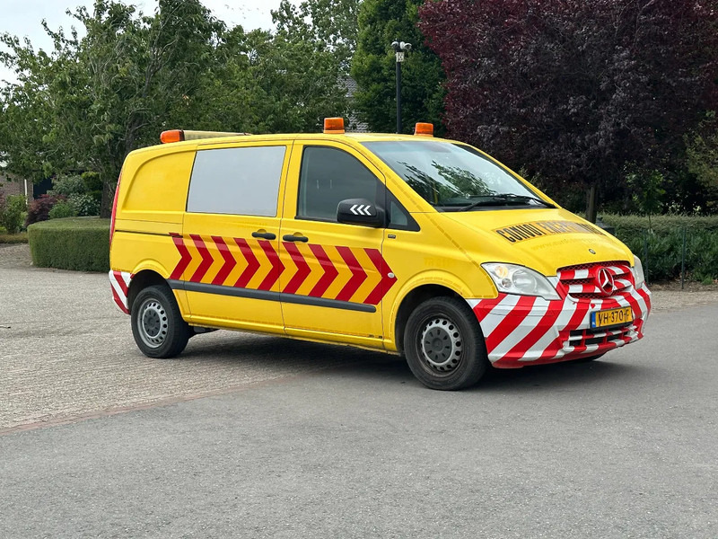 Mercedes-Benz Vito 113 CDI AUTOMAAT!!CONVOI EXCEPTIONNEL!!BEGELEIDINGSWAGEN!! - Kis furgon: 1 kép. Mercedes-Benz Vito 113 CDI AUTOMAAT!!CONVOI EXCEPTIONNEL!!BEGELEIDINGSWAGEN!! - Kis furgon: 1 kép.
