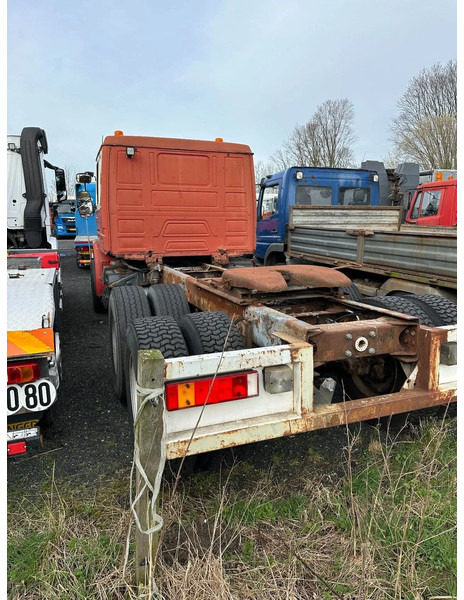 Scania T143-450 V8 HAUBER/NEUS/TORPEDO - Nyergesvontató: 4 kép. Scania T143-450 V8 HAUBER/NEUS/TORPEDO - Nyergesvontató: 4 kép.