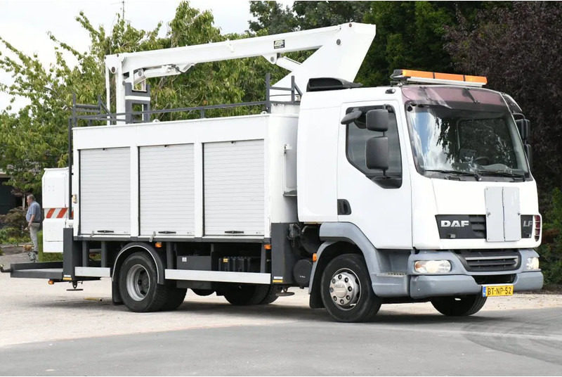 DAF LF 45.160 ARBEITSBUHNE/SKYWORKER/HOOGWERKER!!EURO4!! CUSTERS!! - Teherautó: 4 kép. DAF LF 45.160 ARBEITSBUHNE/SKYWORKER/HOOGWERKER!!EURO4!! CUSTERS!! - Teherautó: 4 kép.