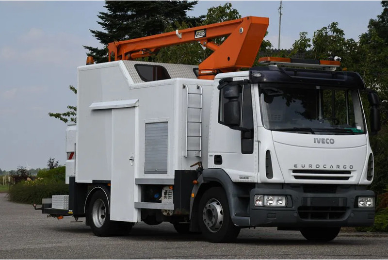 Iveco EuroCargo 120 E18!! ARBEITSBUHNE/SKYWORKER/HOOGWERKER!!EURO5!! CUSTERS!! - Teherautó: 2 kép. Iveco EuroCargo 120 E18!! ARBEITSBUHNE/SKYWORKER/HOOGWERKER!!EURO5!! CUSTERS!! - Teherautó: 2 kép.